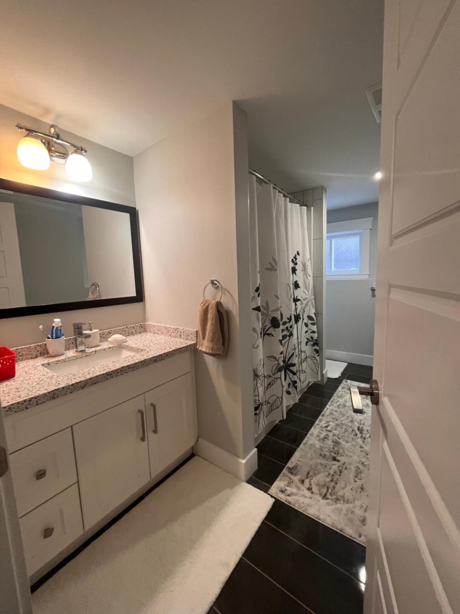 2 Bedroom Suite With Full Kitchen Revelstoke Kültér fotó
