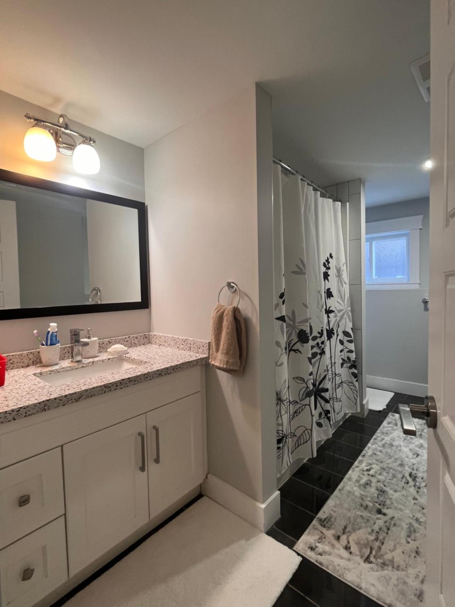 2 Bedroom Suite With Full Kitchen Revelstoke Kültér fotó