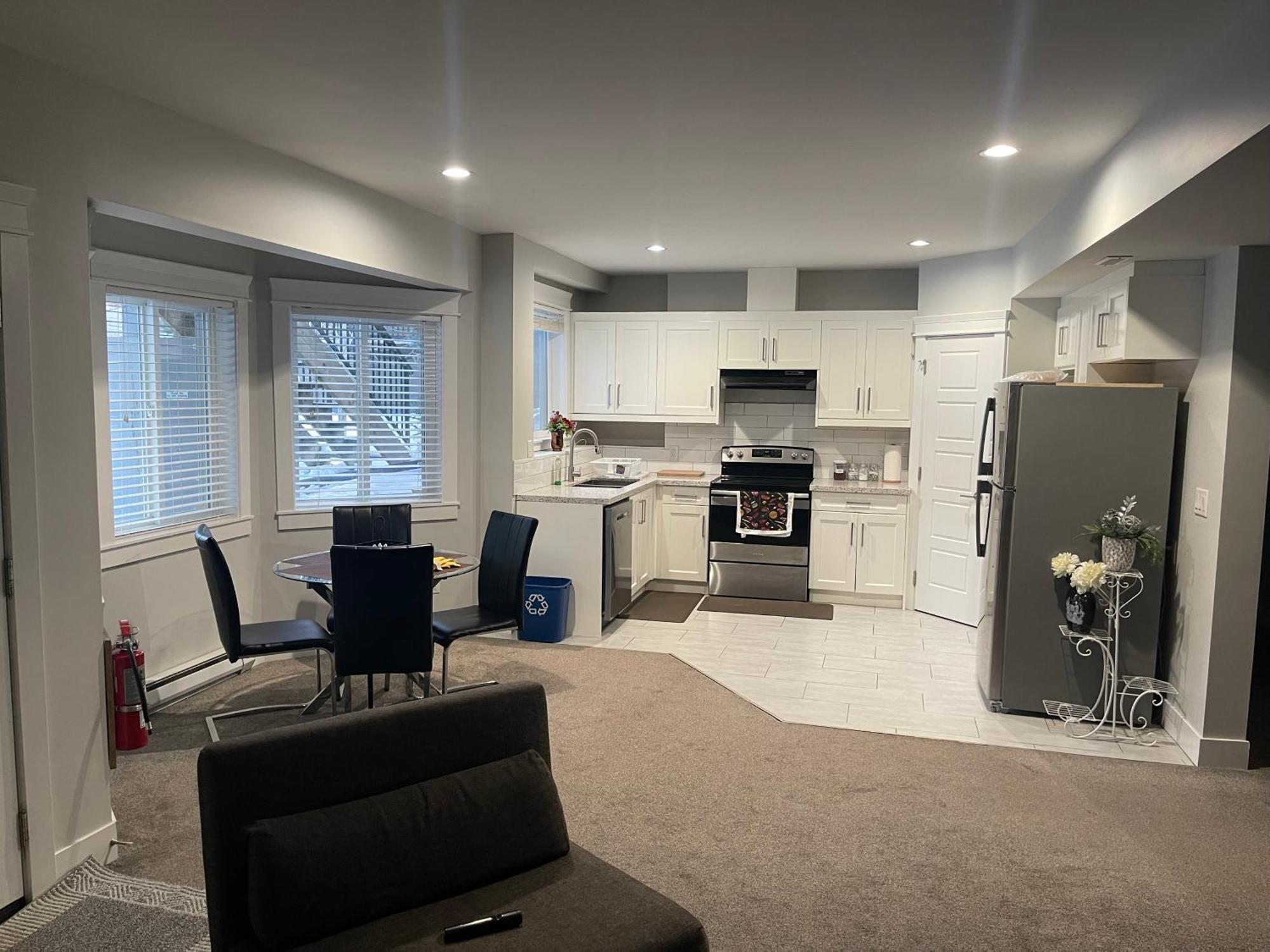2 Bedroom Suite With Full Kitchen Revelstoke Kültér fotó
